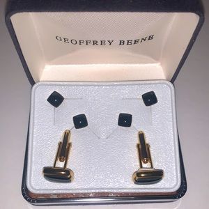 Set of Men’s Black Cuff Links and 4 Shirt Studs Set By Geoffrey Beene